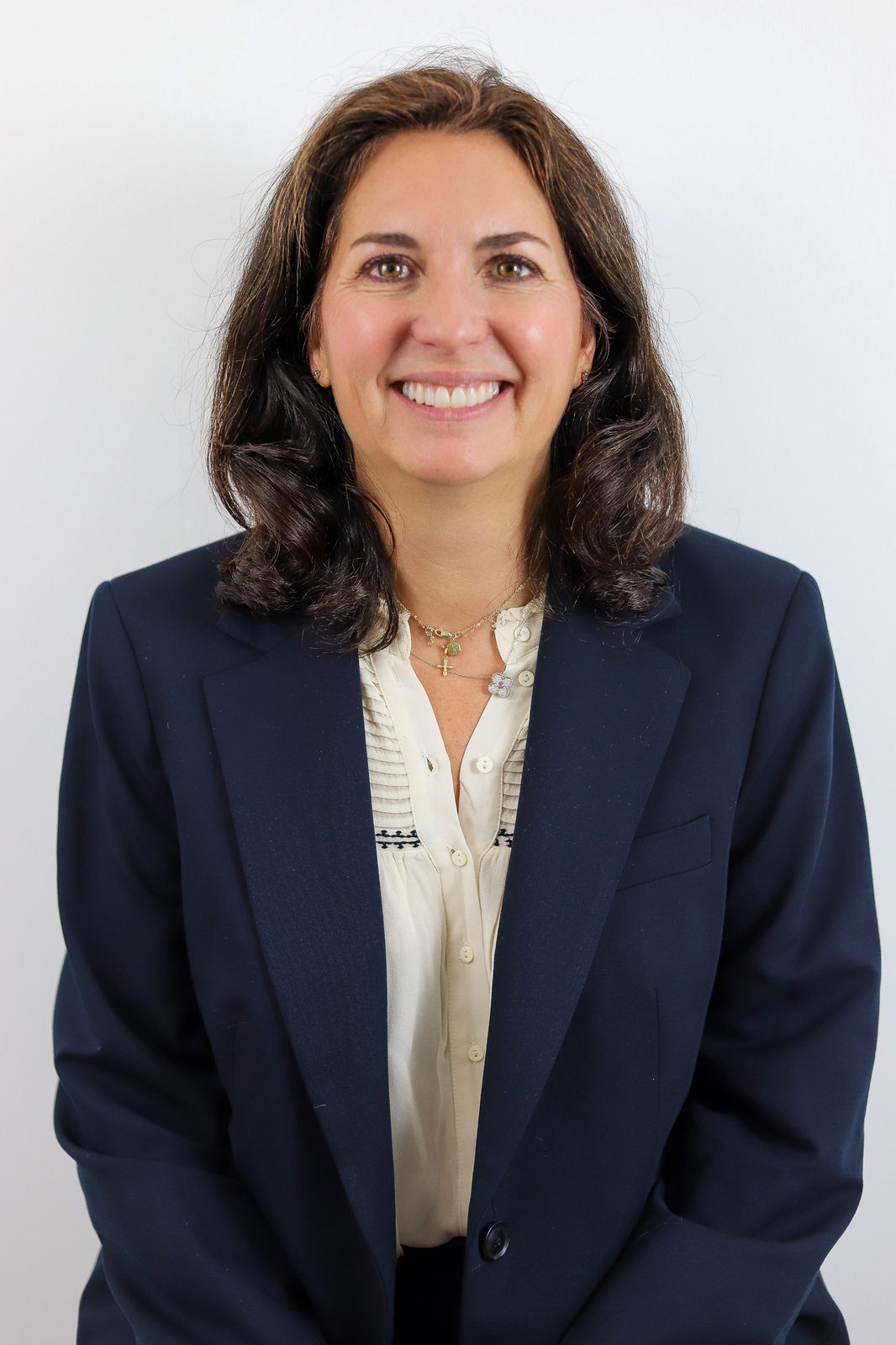 Catherine Selosse, en blazer marine, souriante