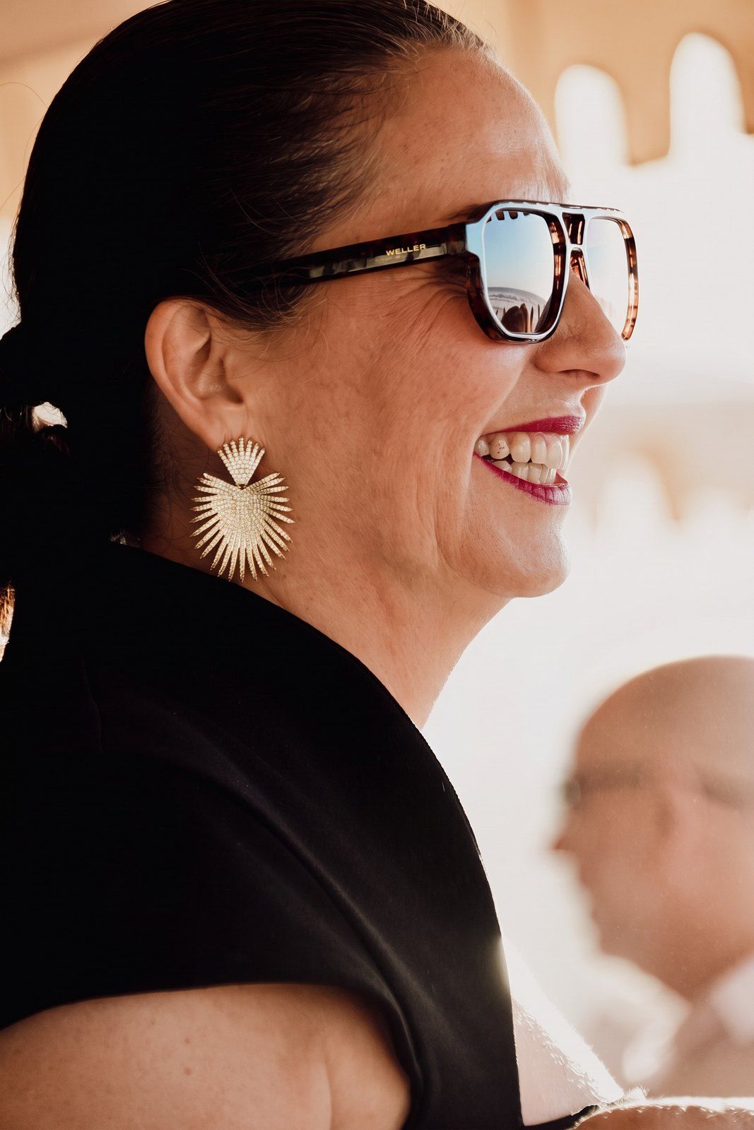 Catherine Selosse, en train de rire, en contre-jour